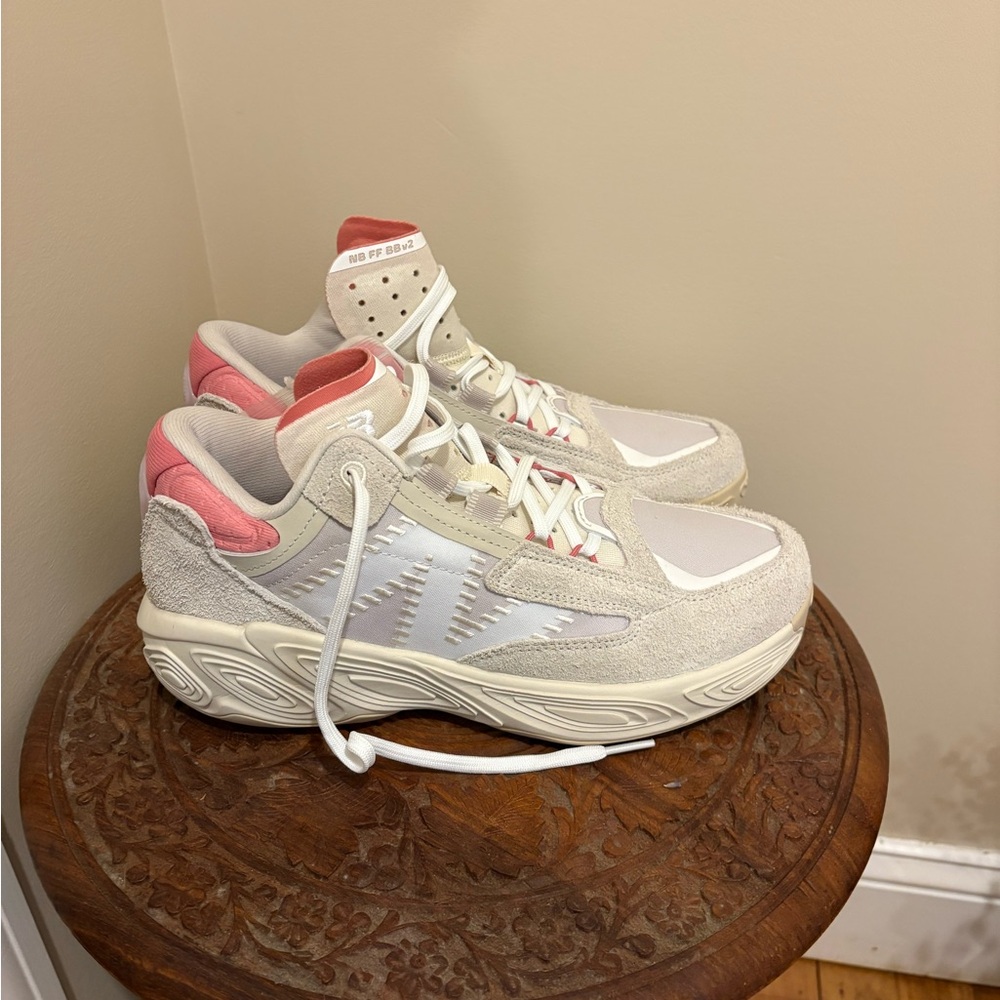 New balance sneaker boot